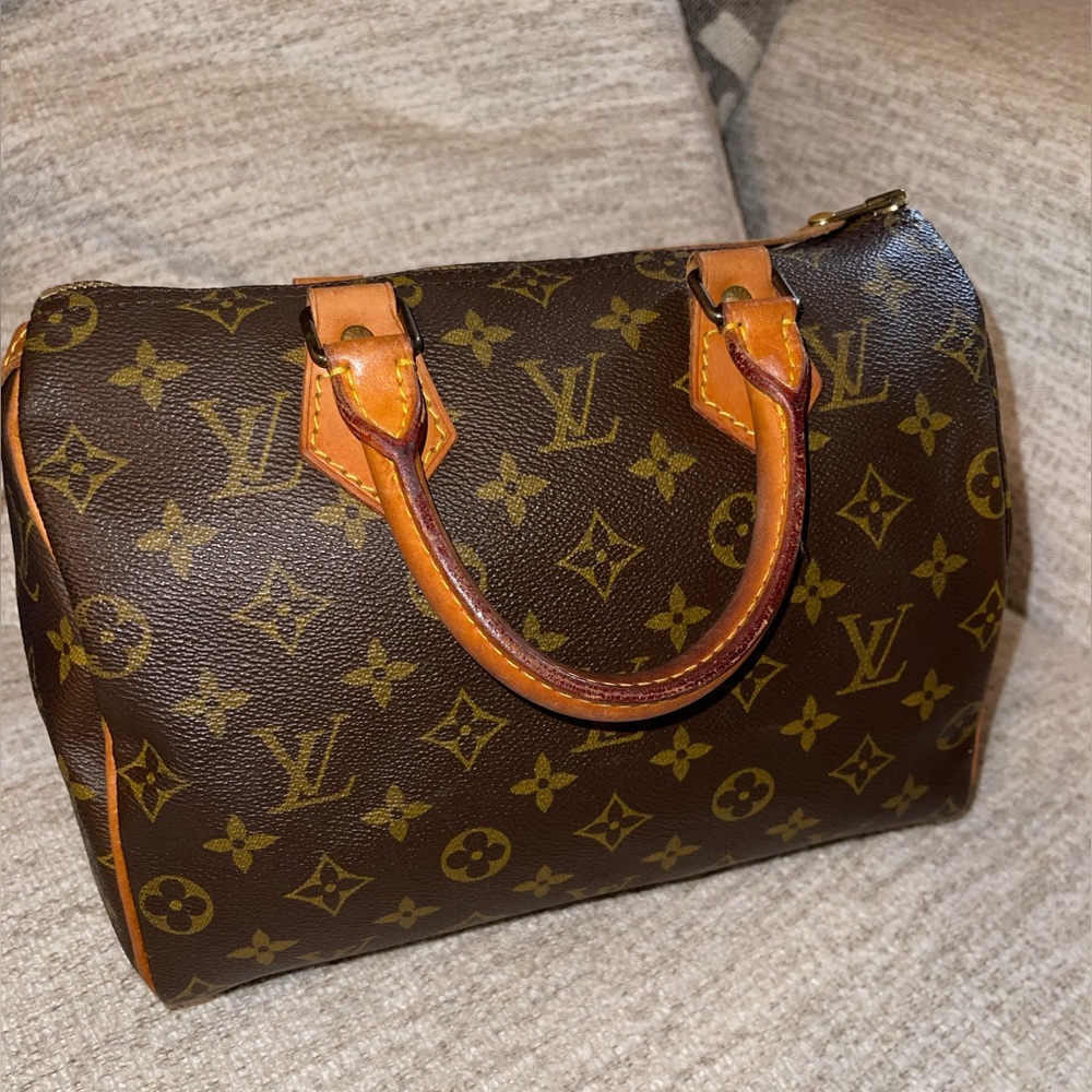 Louis Vuitton Monogram Speedy 25